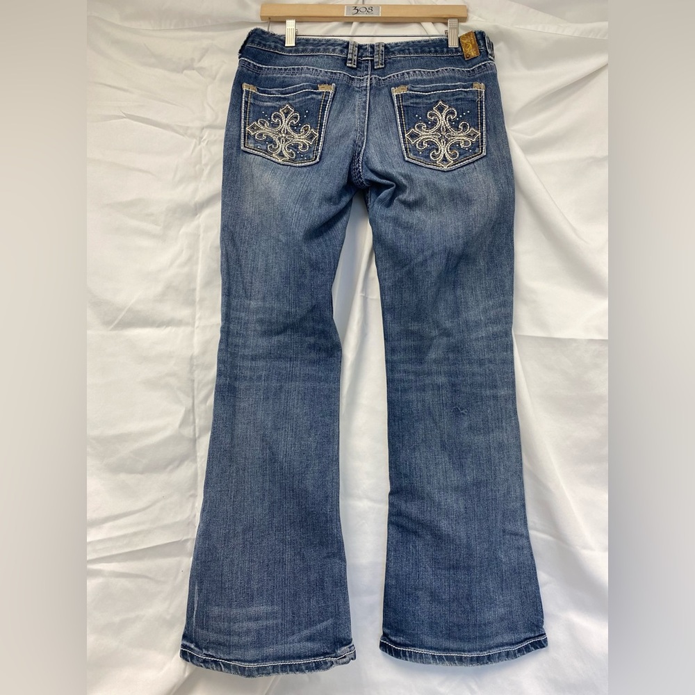 Maurices woman’s bootcut jeans size 11/12 Short - Picture 6 of 9
